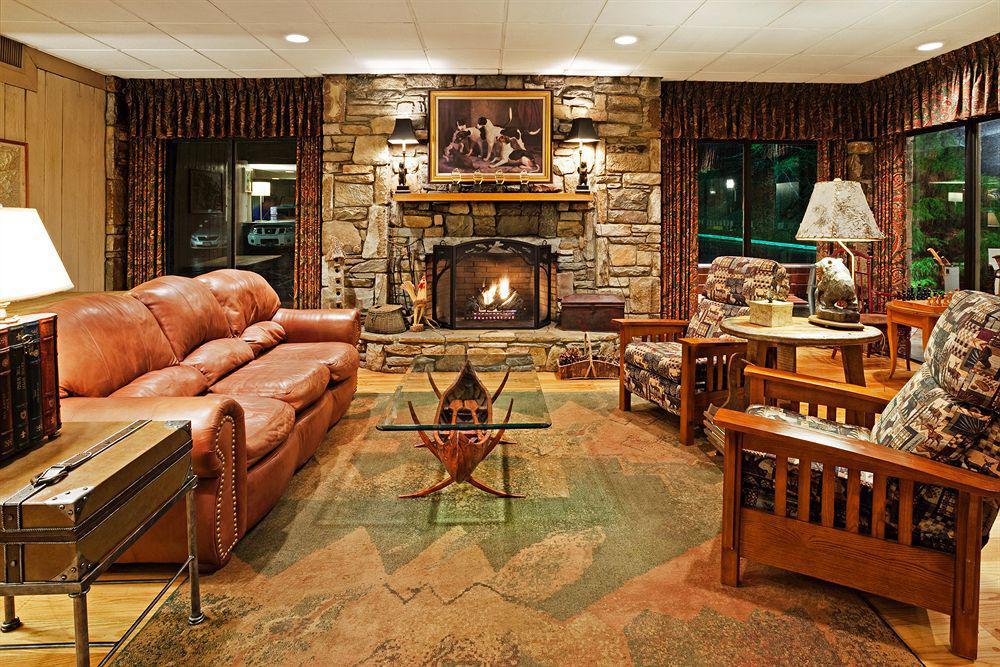 Holiday Inn Asheville East-Blue Ridge Pkwy By Ihg Интерьер фото